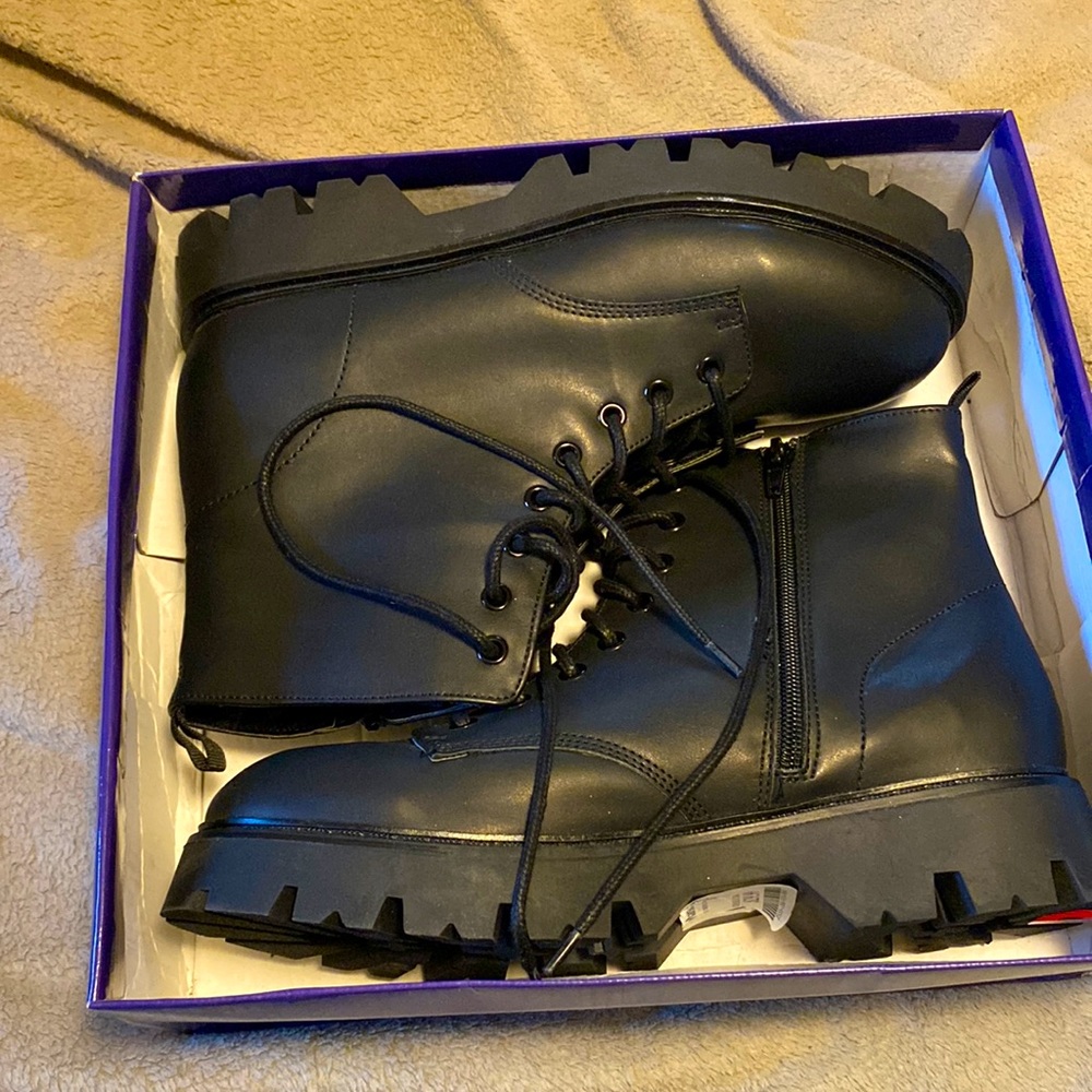 Black madden girl combat boots size 10